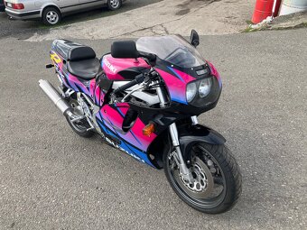 Suzuki GSX R 750 - 2