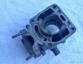 Válec Aprilia RS 250 Suzuki RGV 250 - určený na opravu - 2