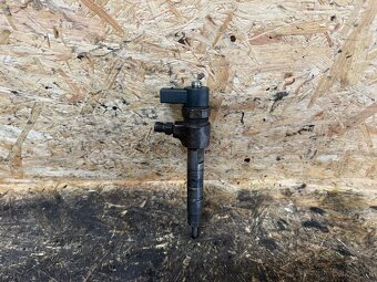 VSTŘIKOVAČ 2.8 TDI 116KW VW LT AUH - 2