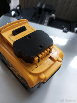Mini držák akumulátoru DeWalt - 2
