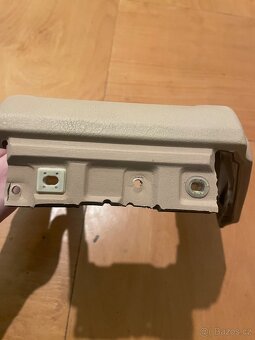 Kožená část vedle volantu e39 - 2