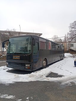 Autobus Man přetypovaný na obytný - 2