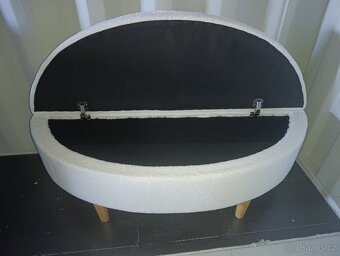 Taburet k posteli - 2