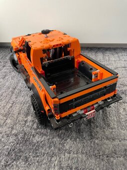 LEGO Ford F-150 Raptor 42126 - 2