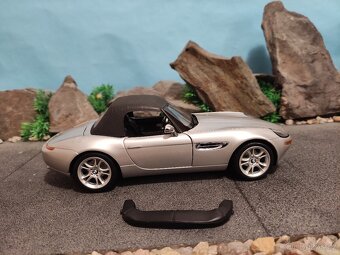 Prodám model 1:18 BMW Z8 kyosho - 2