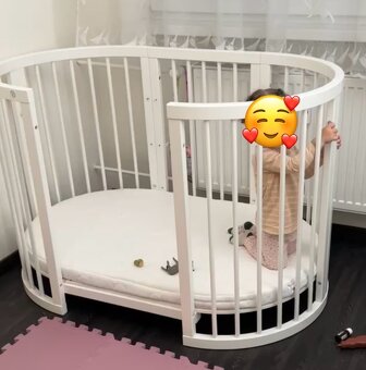 Rostoucí kulatá/ovalná postýlka + doplňky - 2