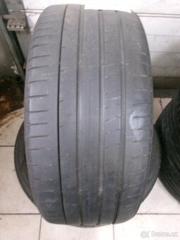 255/35 R19 PIRELLI (4-4,5mm) č.15559 - 2