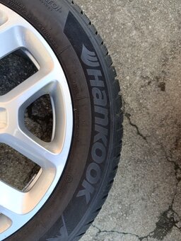 Zimní pneu na diskách 215/60 R17 - 2
