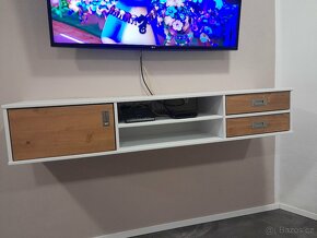Stolek pod TV - 2
