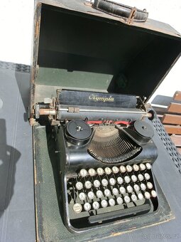 psací stroj Olympia - 2
