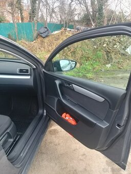 VW Passat B7 Higline DSG 2.0TDI 103kv - 2