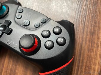 Bezdrátový ovladač na Nintento Switch - 2