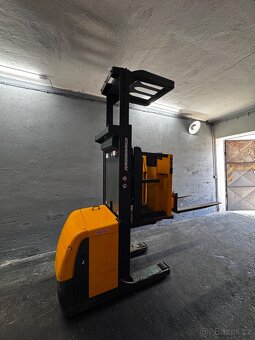 Vychystávací vozík Jungheinrich za 35.000Kč - 2