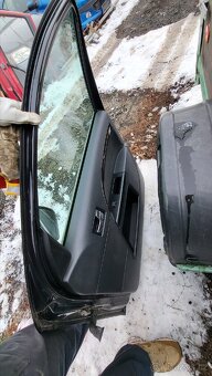 Přední pravé dveře Ford Mondeo mk3 - 2