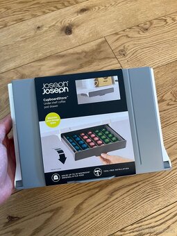 Organizér na kávové kapsle Nespresso od Joseph Joseph - 2