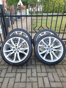Alu kola peugeot 5x108 r19 8,5j et27 pneu 235/40/19 - 2
