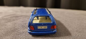 Mercedes Benz E 1:43 - 2