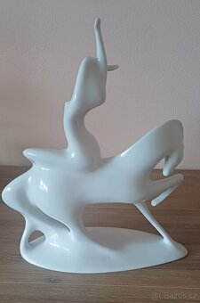 Porcelán DÍVKA NA KONI - Brusel - 2