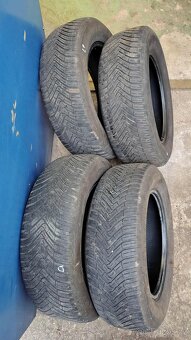 Prodám celoroční pneumatiky 195/65 r15 - 2