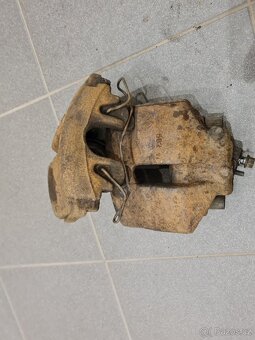 Brzdový třmen Octavia 2 Superb 2 Yeti Passat B6,B7 - 2