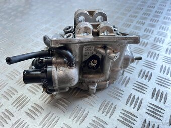 Hlava motoru Piaggio 180 - 2