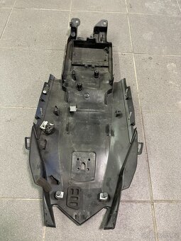 Podsedlový plast Kawasaki ZX6R - 2