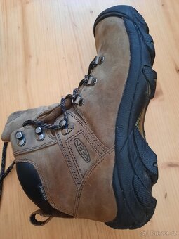 TURISTICKÉ BOTY KEEN VEL. 41 - 2
