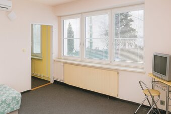 Pronájem bytu 1+1,Štefánikova, Zlín - 2