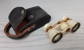 Prodám zachovalé divadelní kukátko v koženém obalu - 2