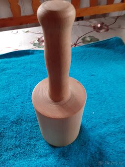 Palička pro řezbare, česácek na borůvky - 2