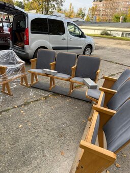 Divadelní / kinosedačky – 8 ks, dřevěné, čalouněné - 2