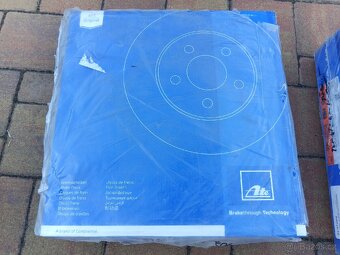 BMW E65 přední brzdové kotouče - 2