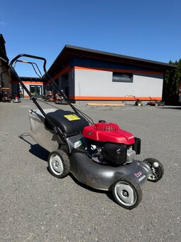 Motorová sekačka HRG466 Sk - 2