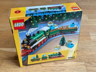 Lego 40700 - Vánoční vláček - 2