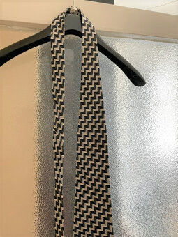 Kvalitní materiál, kravata 100% Pure Silk hedvábí. - 2