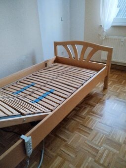 Postel masivní s elektrickým pohonem - 210x110 cm - 2