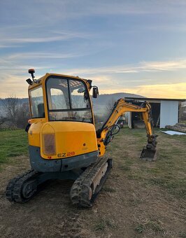Pásový otočný bagr Volvo EC28 2014 - 2