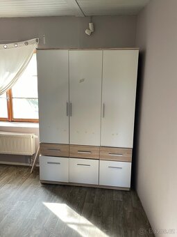Šatní skříň - 2