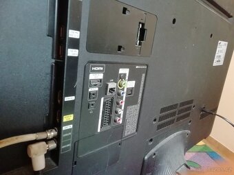 Prodám LED LCD Samsung UE 40F5570SS - 2