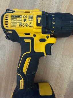 DeWALT DCD778 aku vrtačka + baterie 18V 2.0Ah - 2