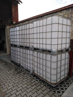Nádrž 1000l - 2