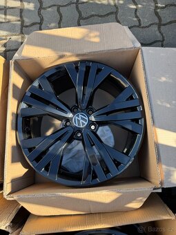 ORIGINÁL Alu Volkswagen KALAMATA R18, 5x112 - TOP STAV - 2