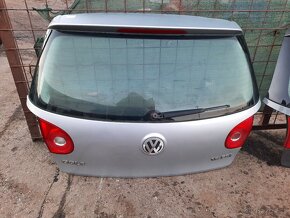 vw golf 5 - zadni viko kufru - 2