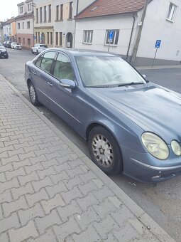 Mercedes 211 - 2