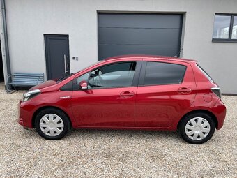 TOYOTA YARIS 3 HYBRID 1,5 PLNÝ SERVIS TOYOTA - 2