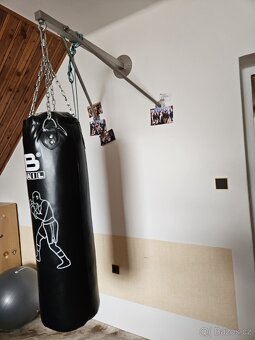 Boxovací pytel 120cm s nerezovou konzolí na zeď - 2
