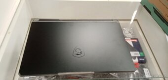 MSI Cyborg 15 A12UC-1444CZ 16GB/512GB zár. 19 měs Planeo - 2