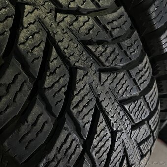 Zimní pneu 205/65 R16C 107/105T Nokian 7mm - 2