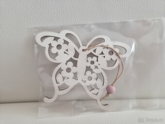 Motýl motýlek vyřezávaný dřevěný závěs dekorace - 2