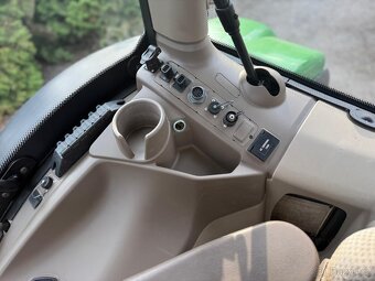 Zemědělský traktor John Deere 6215, rok výroby 2017, 7600 mo - 2